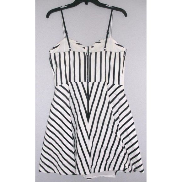 Alice + Olivia Nella Fit & Flare Stripe Dress 12 - Picture 7 of 11